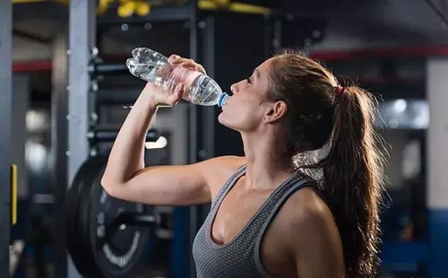 科學家確認人體已被微塑料污染，污染源不僅是海洋